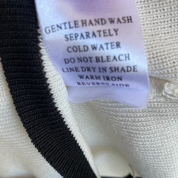 Cute cropped Cream and Black button up top romantic academia - Picture 5 of 5